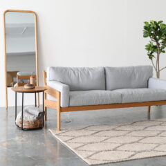 部屋を広く見せたい！そんなときはウォールミラーを置いてみよう！