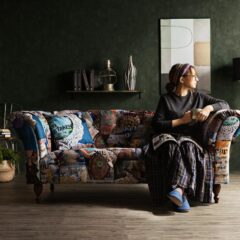 パッチワークソファを取り入れて華やかなインテリアに