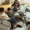 F01900_4Pソファ 爪に強い 撥水 ペット 4人掛け アライバル ワイドソファ クッション あぐら 家族 リビング みんなで座れる 家族集まる 癒しソファ 244cm 当店オリジナル 爪に強いソファ 犬 開梱設置付き